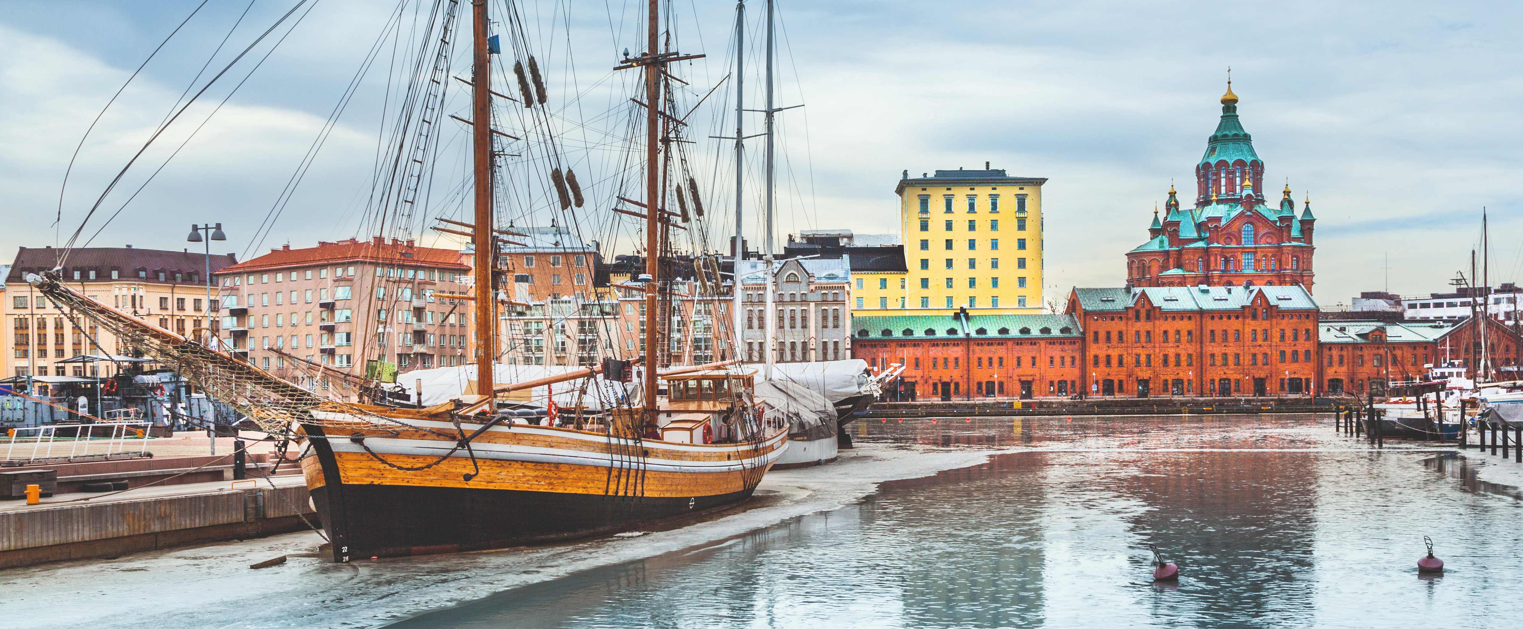 Finnland_Helsinki_Hafen und Uspenski-Kathedrale_iStock86118759_XXXLARGE_CMYK