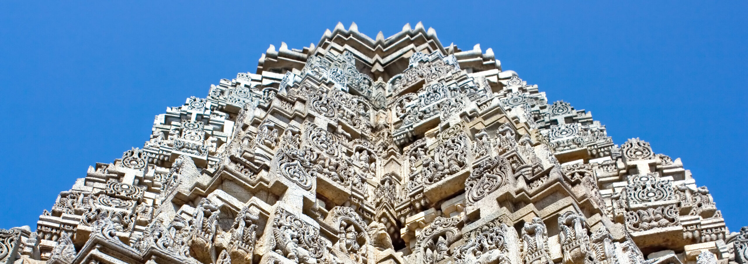 Tempelpfade & Tropenträume – Eine Entdeckungsreise zwischen Küsten und Königspalästen