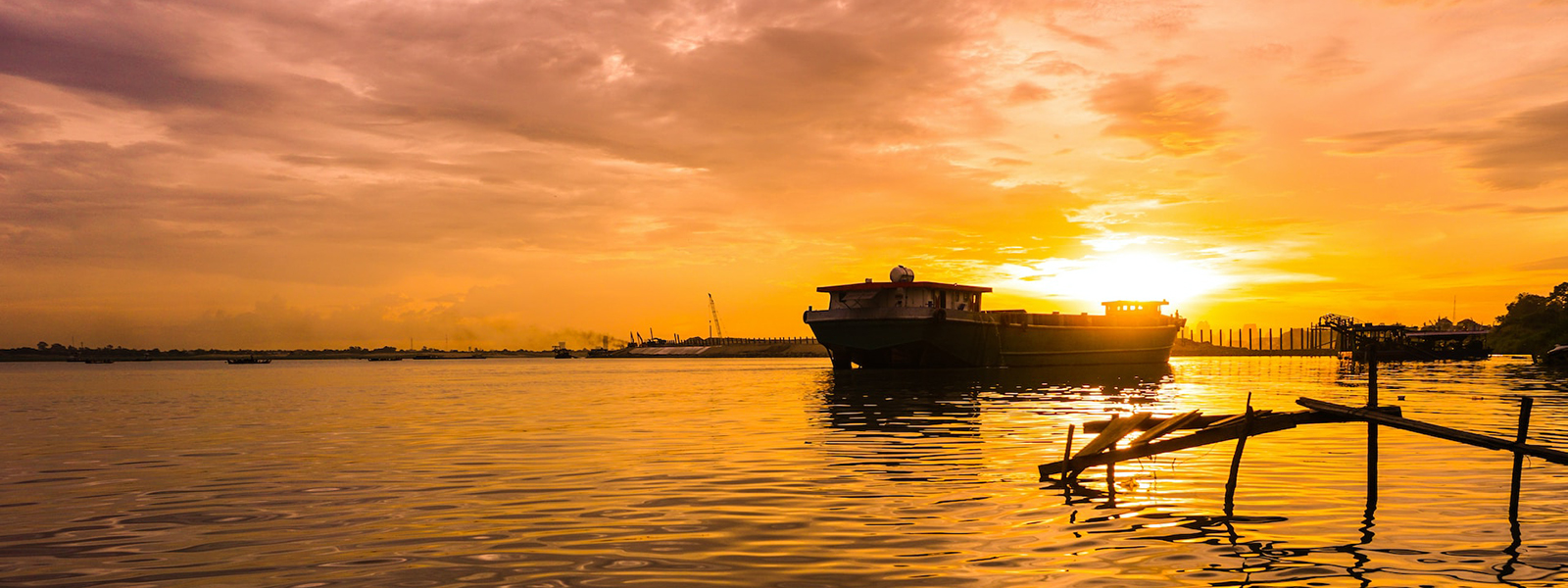 Sonnenuntergang am Mekong