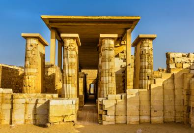 Säulenhalle des Stufenpyramide von Djoser in Sakkara, Ägypten